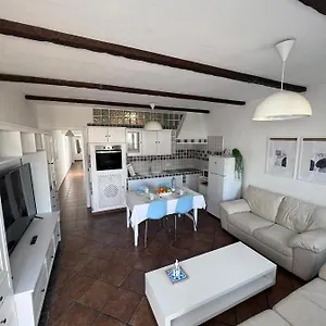 https://la-casita-de-marzia.in-canary-islands.com